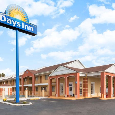 Days Inn By Wyndham Ottawa Экстерьер фото